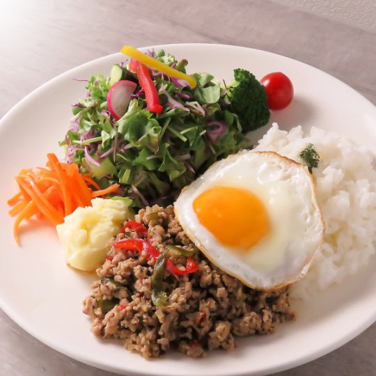 [Our recommendation♪] Gapao rice (with salad)