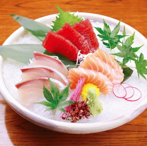 Assortment of three sashimi dishes for two