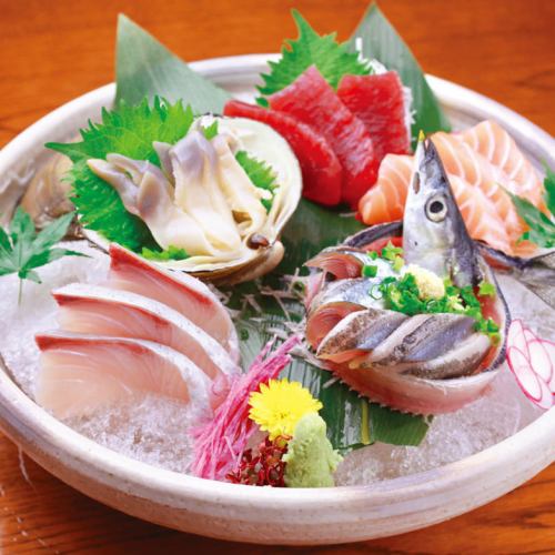 Assortment of 5 sashimi dishes for 2 people