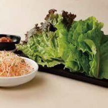 Sanchu set (leafy vegetables, green onion salad, miso)