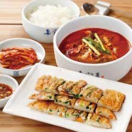 Yukgaejang（配米飯）和Pachijimi套餐