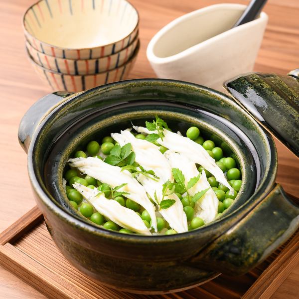 ≪Special earthenware pot rice with soup stock that changes depending on the season≫Seasonal earthenware pot rice