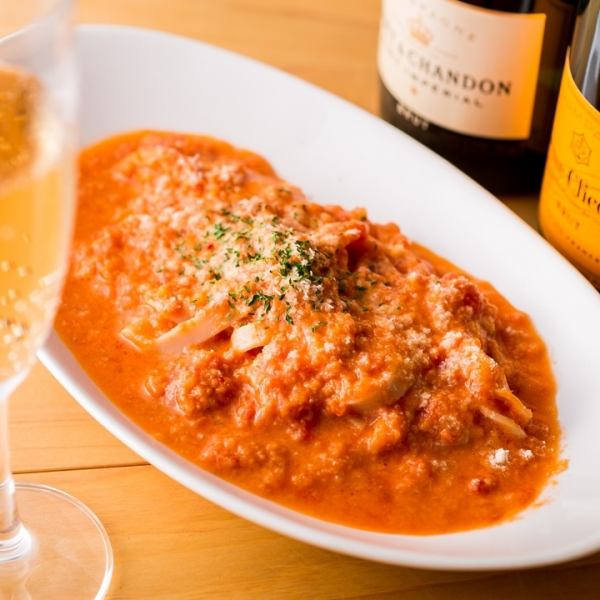 Crab umami and tomato sour match ♪ Crab tomato cream pasta ♪ Various facilities such as table tennis are free ♪