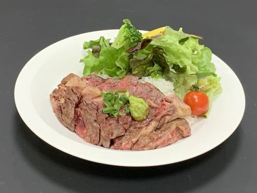道産牛ステーキ丼