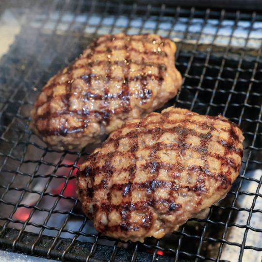 [Lunch only] Special charcoal-grilled hamburger steak as the main dish ★ Dessert set, 7-course meal for 2,500 yen (tax included)