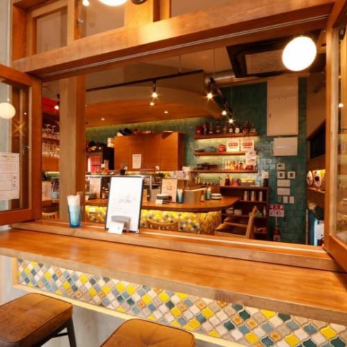 【所沢の女子会に是非】一風変わったタコス＆タパス充実の居酒屋バル《トンボバル》

Hola！

お盆休み最終日なんでしょうか？
熱々な日々いかがお過ごしでしょうか？

毎日たくさんのタコス🌮を召し上がっていただき、
誠に誠にグラシアス！

【肉厚鰻とゴーヤーのタコス】
も絶好調！！

本日も17時よりー

オマチシテマース^ ^

▼アクセス
西武池袋線・西武新宿線
所沢駅西口 徒歩4分

▼営業時間/定休日
17:00-00:00
(L.O. 料理22:30 ドリンク23:00)

定休日：なし
 

#所沢グルメ
#所沢女子会
#所沢居酒屋
#埼玉グルメ
#所沢ディナー 
#トンボバル
#西武線グルメ