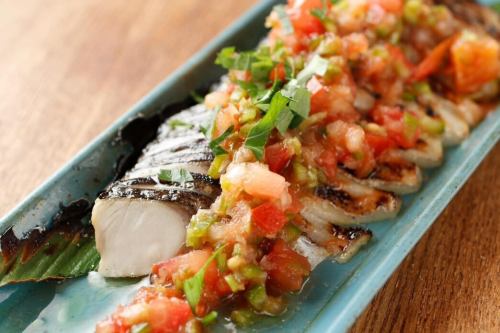 所沢で多様なシーンにおすすめの居酒屋バル｜デート・宴会・飲み会など《トンボバル》

こんにちはこんばんは！
トンボバルの#スタッフkai です！

超絶大人気！
炙りサバサルサ!
ジューシーだけどサッパリ！
無限に食べれるイッピンです

======================

▼アクセス
西武池袋線・西武新宿線
所沢駅西口 徒歩4分

▼営業時間/定休日
17:00-00:00
(L.O. 料理22:30 ドリンク23:00)
定休日：なし

 
▽姉妹店のご紹介
・新所沢イザカヤTOMBO
  @izakayatombo 
・所沢 ハイカラトンボ
  @hikara_tombo 

======================

 
#所沢グルメ
#所沢女子会
#所沢居酒屋
#埼玉グルメ
所沢ディナー 
西武線グルメ