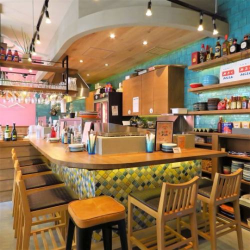 【所沢の女子会に是非】一風変わったタコス＆タパス充実の居酒屋バル《トンボバル》

Hola！

昨晩は大変多くのお客様にご来店いただきました。

最近は東京都からのお客様も多く、
誠に誠にグラシアス🌵

タコス🌮が美味しい！

と、言ってくださるお客様のお声が、
励みです。

今日も、
タップリ焼かせてください。

それで本日も17時よりー

オマチシテマース^ ^
======================

▼アクセス
西武池袋線・西武新宿線
所沢駅西口 徒歩4分

▼営業時間/定休日
17:00-00:00
(L.O. 料理22:30 ドリンク23:00)

定休日：なし
 
▽姉妹店のご紹介
・新所沢イザカヤTOMBO
  @izakayatombo 
・所沢 ハイカラトンボ
  @hikara_tombo 

#所沢グルメ
#所沢女子会
#所沢居酒屋
#埼玉グルメ
#所沢ディナー 
トンボバル
西武線グルメ

======================