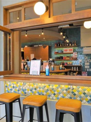 4 minutes from the west exit of Tokorozawa Station | Boasting craft tacos packed with vegetables! A cheerful izakaya with a relaxed atmosphere "Tonbo Bar"

Hola!

The first spring wind also came,
Spring is finally here☘️

Tombobal's
"Spring tacos🌮"

What do you think?

The season is gradually becoming more pleasant on the terrace.

"It's warm today!"
Please feel free to use it on such days.

Well, today too from 5pm

Thank you for waiting ^ ^

======================

Access
Seibu Ikebukuro Line and Seibu Shinjuku Line
4 minutes walk from the west exit of Tokorozawa Station

▼Business hours/Closed days
17:00-00:00
(Last orders for food 22:30, drinks 23:00)

Closed: None

▽ Introducing our sister stores
・Shin-Tokorozawa Izakaya TOMBO
@izakayatombo
・Tokorozawa Blue Dragonfly
@hikara_tombo

#Tokorozawa Gourmet
#TokorozawaGirlsMeeting
#Tokorozawa Izakaya
#Saitama Gourmet
#TokorozawaDinner
Dragonfly
Seibu Line Gourmet

======================