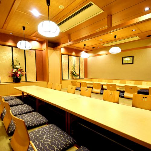 At the back of the store, there is a private room with a sunken kotatsu that can accommodate up to 24 to 30 people.This is the perfect space to rent out a room.