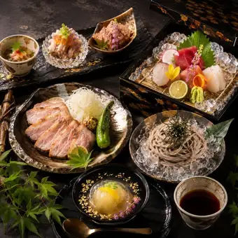 Selected Course: 6 dishes including a 3-kind sashimi platter and seared pork loin from Rusutsu, 5,500 yen, 2.5 hours all-you-can-drink.