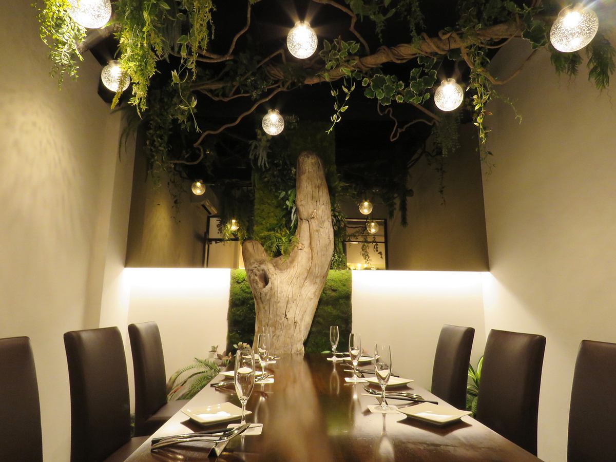 最多可容纳 65 人。让鹅桌宴会成为您的专属空间!