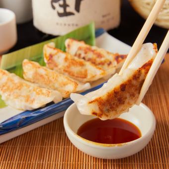 焼き餃子/キノコと海鮮のバター焼き