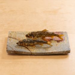 天然鮎(友釣り) 塩焼き、天ぷら、唐揚げ