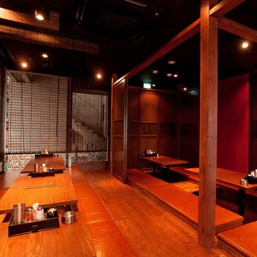 お座敷席御座います。会社の宴会はもちろん、ご家族でお使い頂ける落ち着いた空間をご用意しております。個室もございますので、ご予約はお早めに！！※写真は店舗イメージです