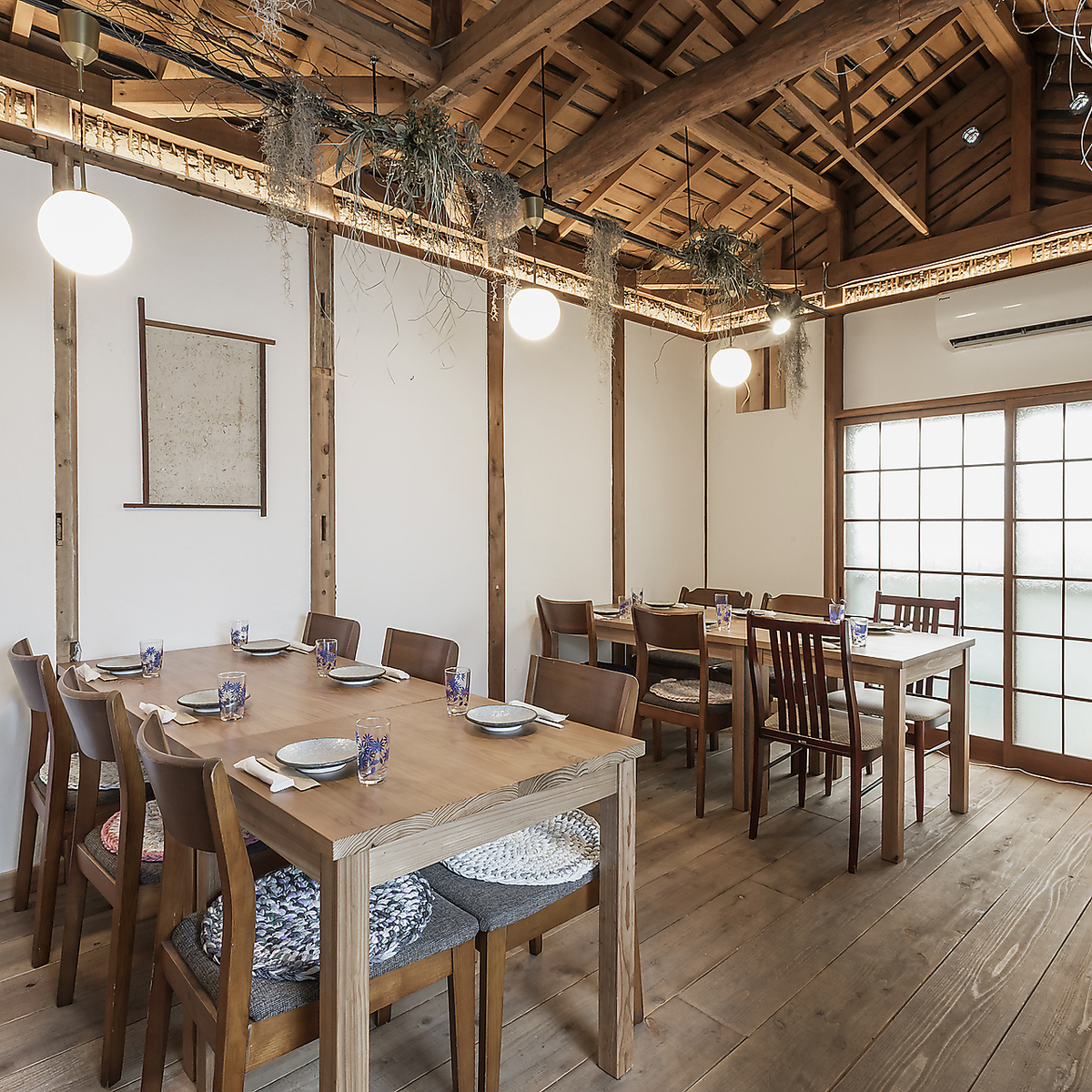 個室は8名様からご利用可能。最大16名様までご利用いただけます
