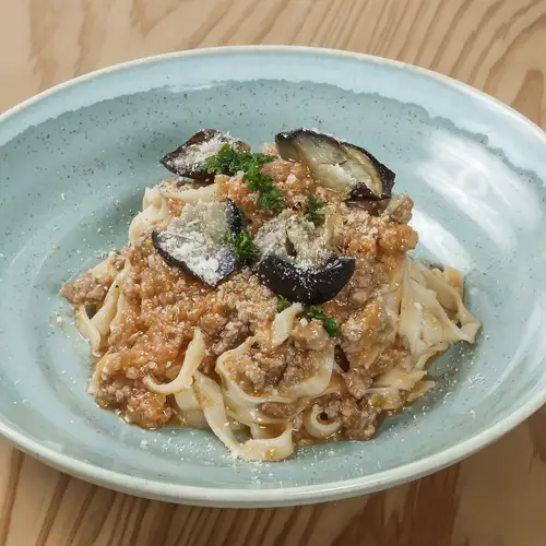 旬の食材やブランド豚「大山豚」の自家製ボロネーゼなど至福のパスタ全4種！＋200円で大盛りもOKです。