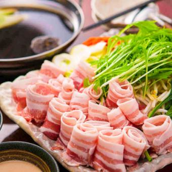★All-you-can-eat and drink for 3 hours★Kagoshima brand meat and hot pot vegetables!! "All-you-can-eat Kurobuta pork shabu-shabu course" 4,500 yen
