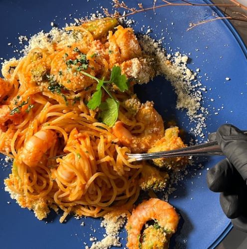 Shrimp and tomato cream sauce