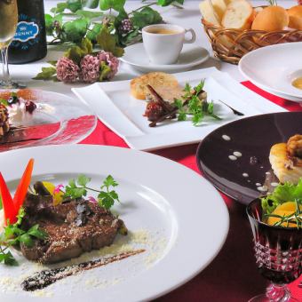 【僅限12月24日至25日】聖誕晚餐套餐（第一場晚上6點開始）◆共9道菜，總價10,000日圓（含稅）