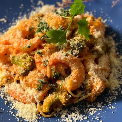 Today's Pasta Lunch - Set includes three kinds of freshly baked bread, unlimited refills, two appetizers, soup, and salad