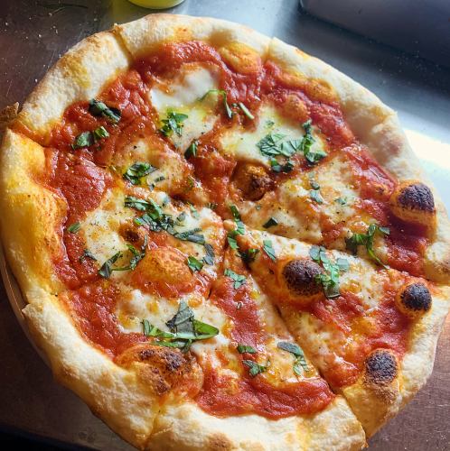 Authentic Southern Italian pizza, handmade from our proud dough