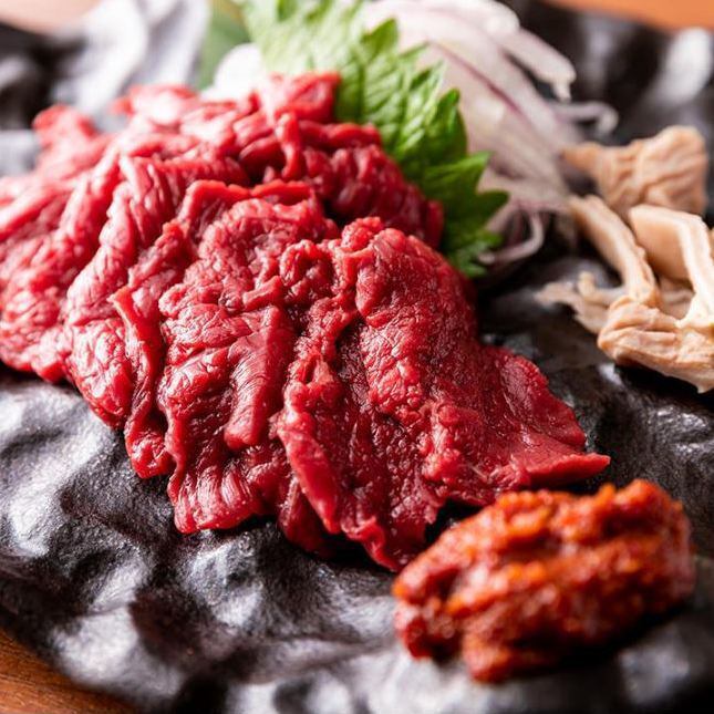 【必食】社長こだわりの馬肉を原価でご提供！産直食材にこだわり