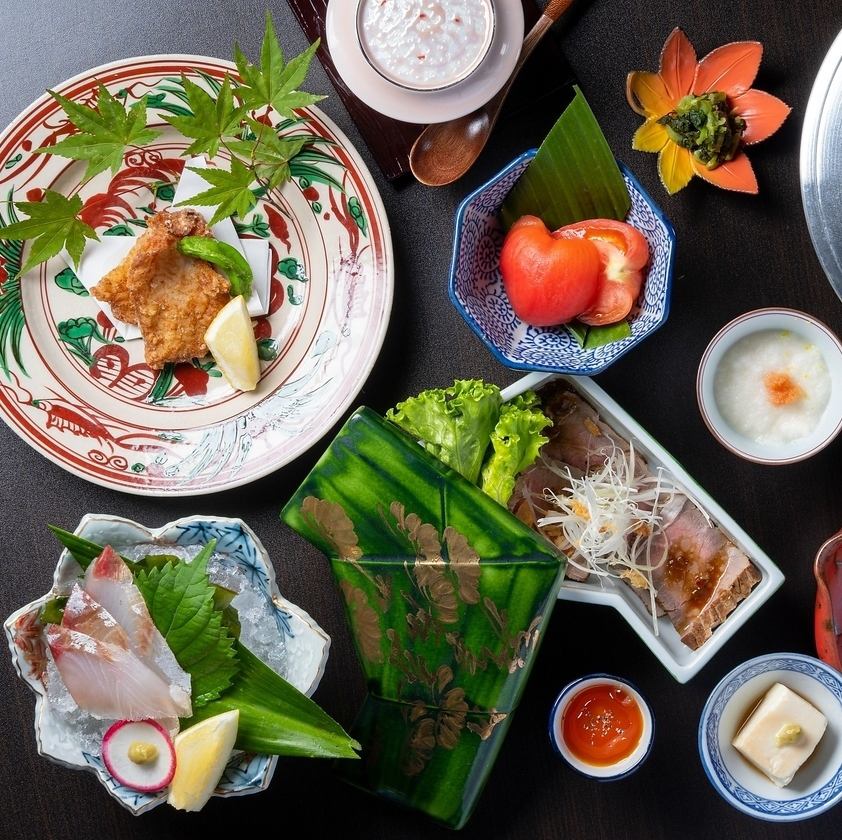 We offer course meals with luxurious flavors using seasonal ingredients.Afternoon tea too ♪