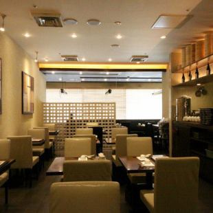 The fashionable atmosphere is popular with women.Come and enjoy the authentic dim sum in this space.