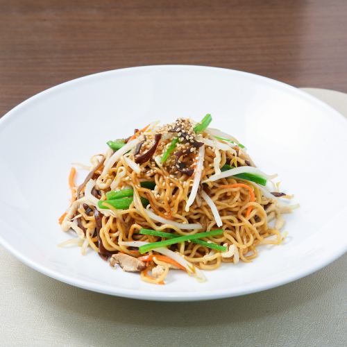 Shanghai-style fried noodles