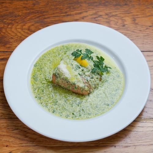 サーモンのソテー　ジェノバクリーム