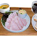 烤豬肉拼盤（飲料和麵包套餐）→1,450日圓（含稅）