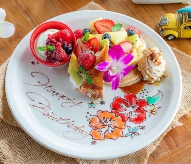 お祝いに最適♪メッセージ入りのプレートをご用意いたします☆