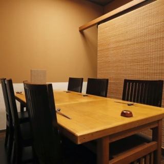 落ち着いた雰囲気のテーブル席は、会社帰りの飲み会や食事会などにぴったりです！