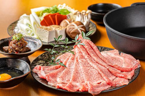《A5 rank Omi beef》 ``Superior loin 150g sukiyaki course'' full of sweetness from high-quality fat and umami from lean meat