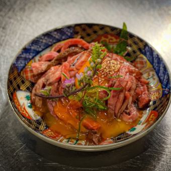 和牛モモの炙りユッケ