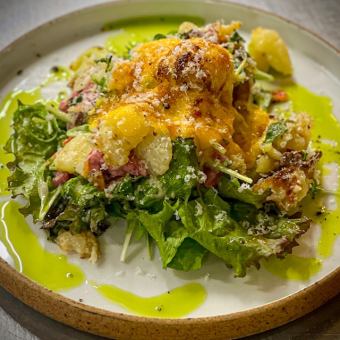 コンビーフとアンチョビのポテサラ