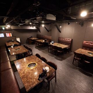 We have 11 tables that can accommodate up to 6 people ♪ We can also accommodate large numbers of welcome and farewell parties, year-end parties, New Year's parties, etc. ◎