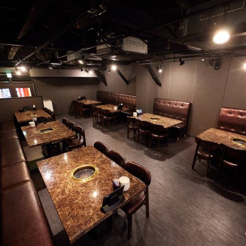 We have 11 tables that can accommodate up to 6 people ♪ We can also accommodate large numbers of welcome and farewell parties, year-end parties, New Year's parties, etc. ◎