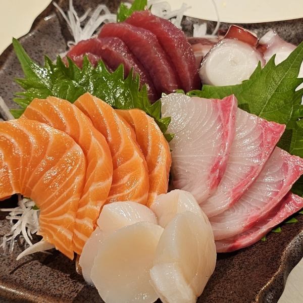 Assortment of 3 kinds of sashimi