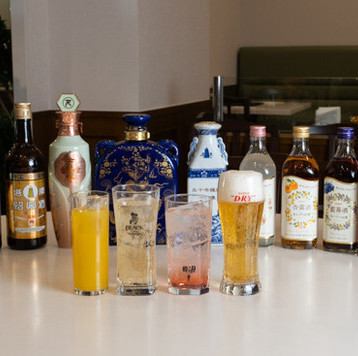 一家可以从中午开始举杯畅饮的中国酒吧！白天不妨来这里休息一下，喝上一杯。