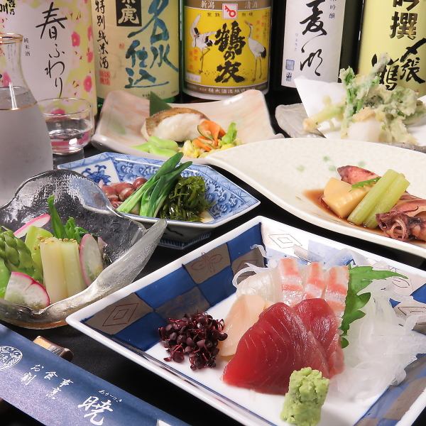 【春天的享受套餐】6,000日圓套餐+2小時無限暢飲，包括時令生魚片、燉花魷魚、野菜天婦羅等6種菜餚♪