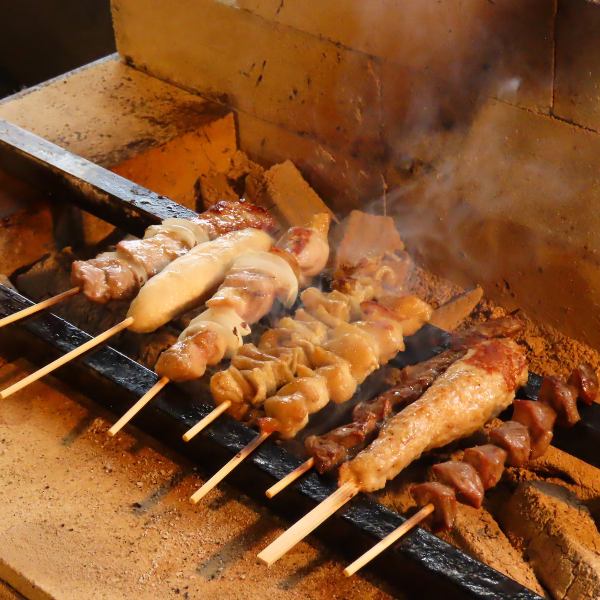 [The aroma of charcoal will whet your appetite ◆ Various Yakitori] Chicken: from 187 yen (tax included), Pork: from 198 yen (tax included)