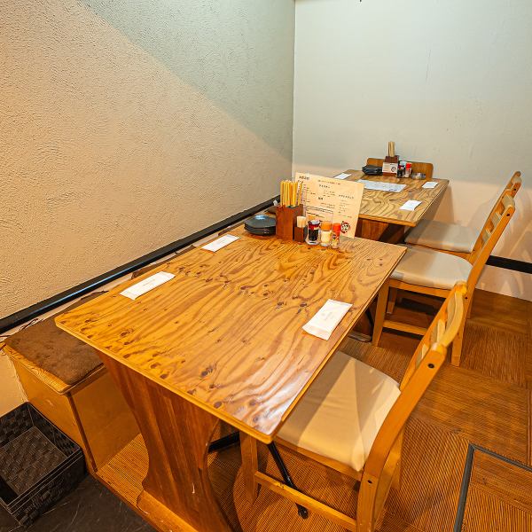 〈Table seats that can accommodate up to 8 people◎〉 We have two tables that can seat 4 people! When combined, it can accommodate 8 people.We look forward to making reservations for various banquets and course meals!