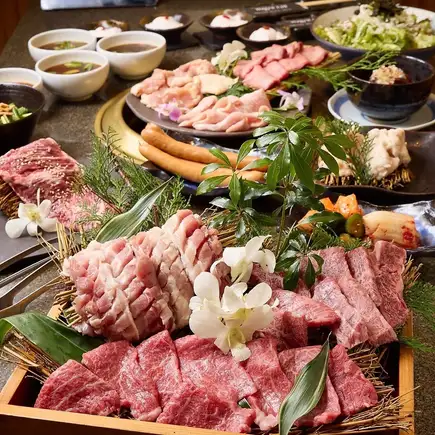 【전 16품&무료 뷔페 포함】숯불 불고기 색채 만복 연회 코스◇1인 5000엔(부가세 포함)
