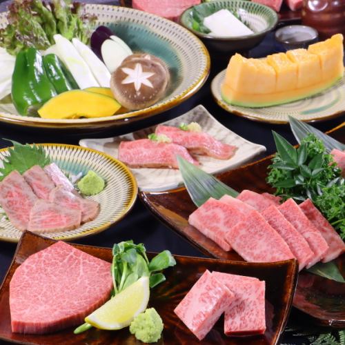 我們提供可以品嚐店主親自嚴選的豐後牛A5級霜降裡肌肉（烤肉）的套餐。