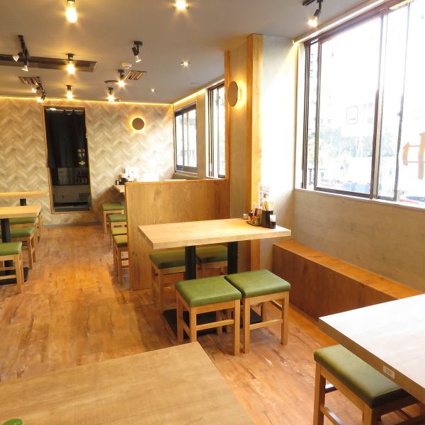 The new OPEN and clean interior.Moderate lighting creates a calm atmosphere.You can use it in various scenes such as drinking crispy for one person, drinking party for a small number of people, local gathering, birthday party, launch, welcome party at work, farewell party, New Year's party!
