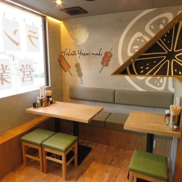 We have a large number of table seats for 1 to 4 people who can sit spaciously.After work, drink a little, eat quickly and go home → You can enjoy such classic and ultimate happiness ♪♪ Ideal for everyday use.One or two people are welcome! The cozy interior is easy for even one woman to enter.