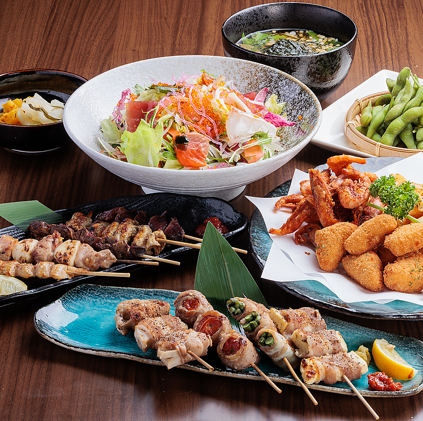 地鶏を使用した絶品炭火焼を、当店厳選の15種のレモンのお酒と一緒にどうぞ♪