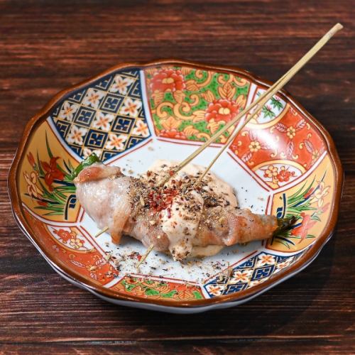 肉巻きグリーンチリ串　１本